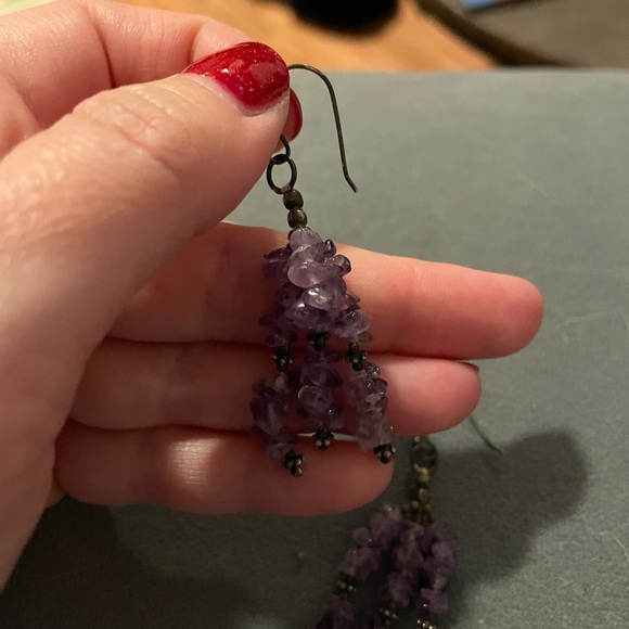 SOLD ❌ Purple beaded dangly earrings - Picture 5 of 6